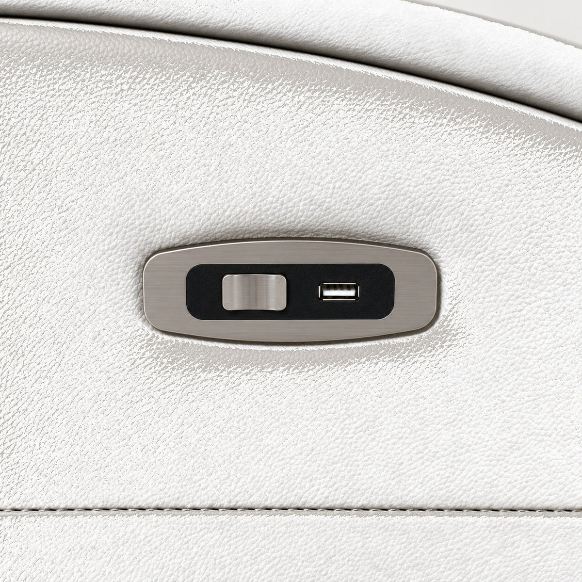 Carrara Leather Reclining Sofa — detail