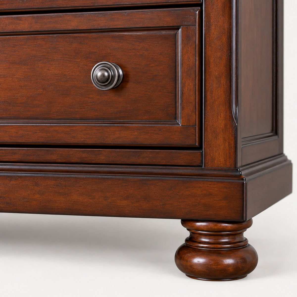 Poloski Chest — detail
